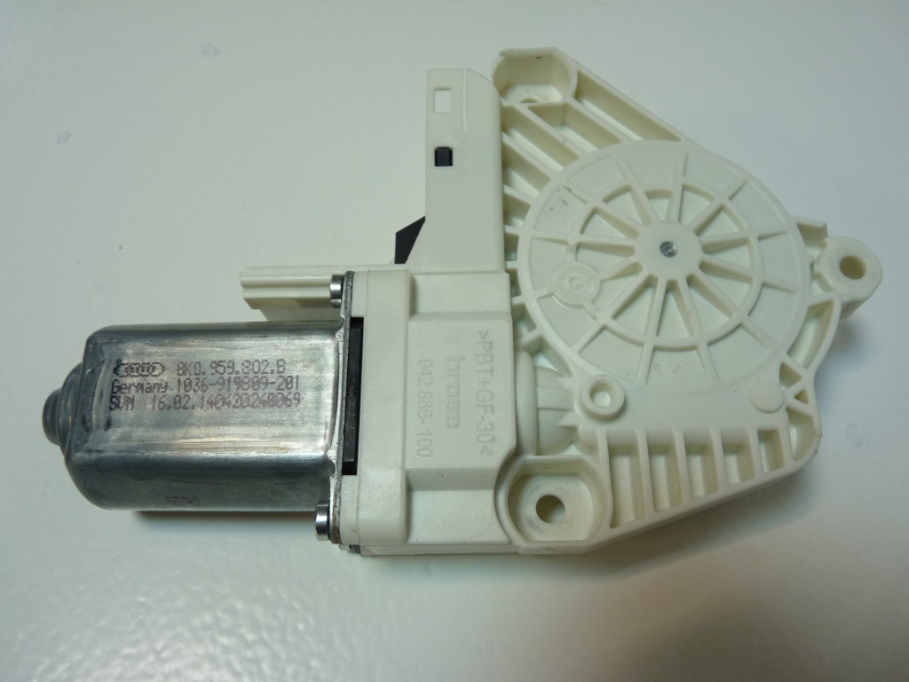 Купить Mbm touareg 7p моторчик стекло перед p 8k0959802b