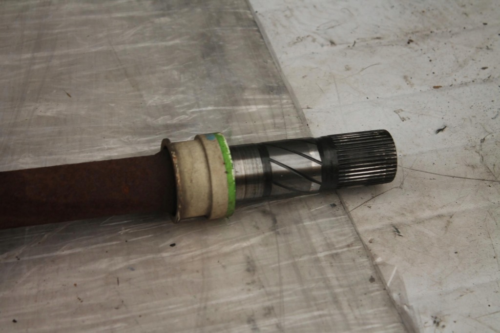 Приводной вал правый  длинная renault laguna 3 2.0 dci в Украине