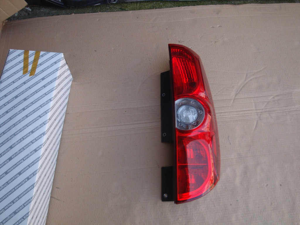 фото №1, Opel combo fiat florino лампа задняя правая